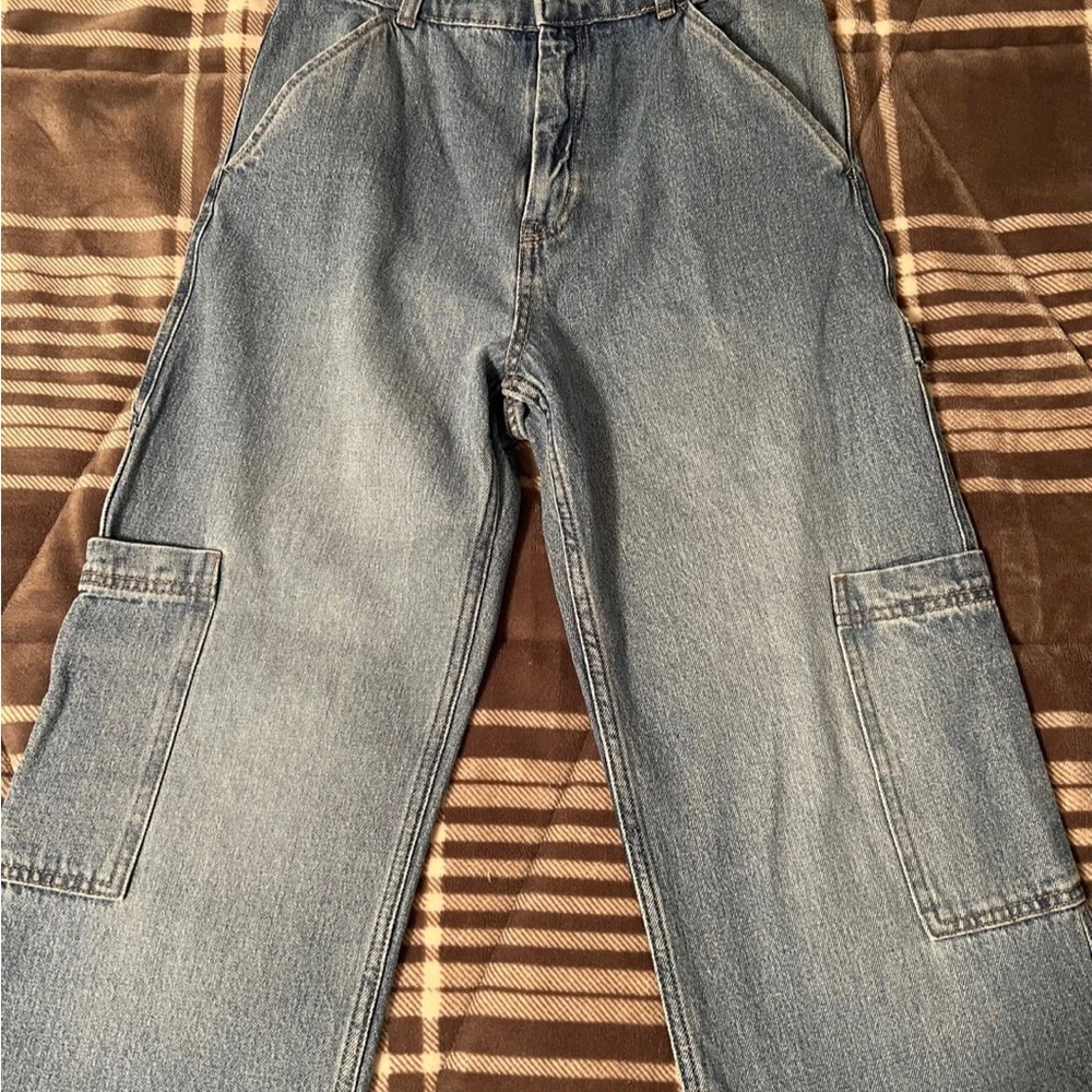 NWT H&M Denim cargo jeans - Picture 3 of 5